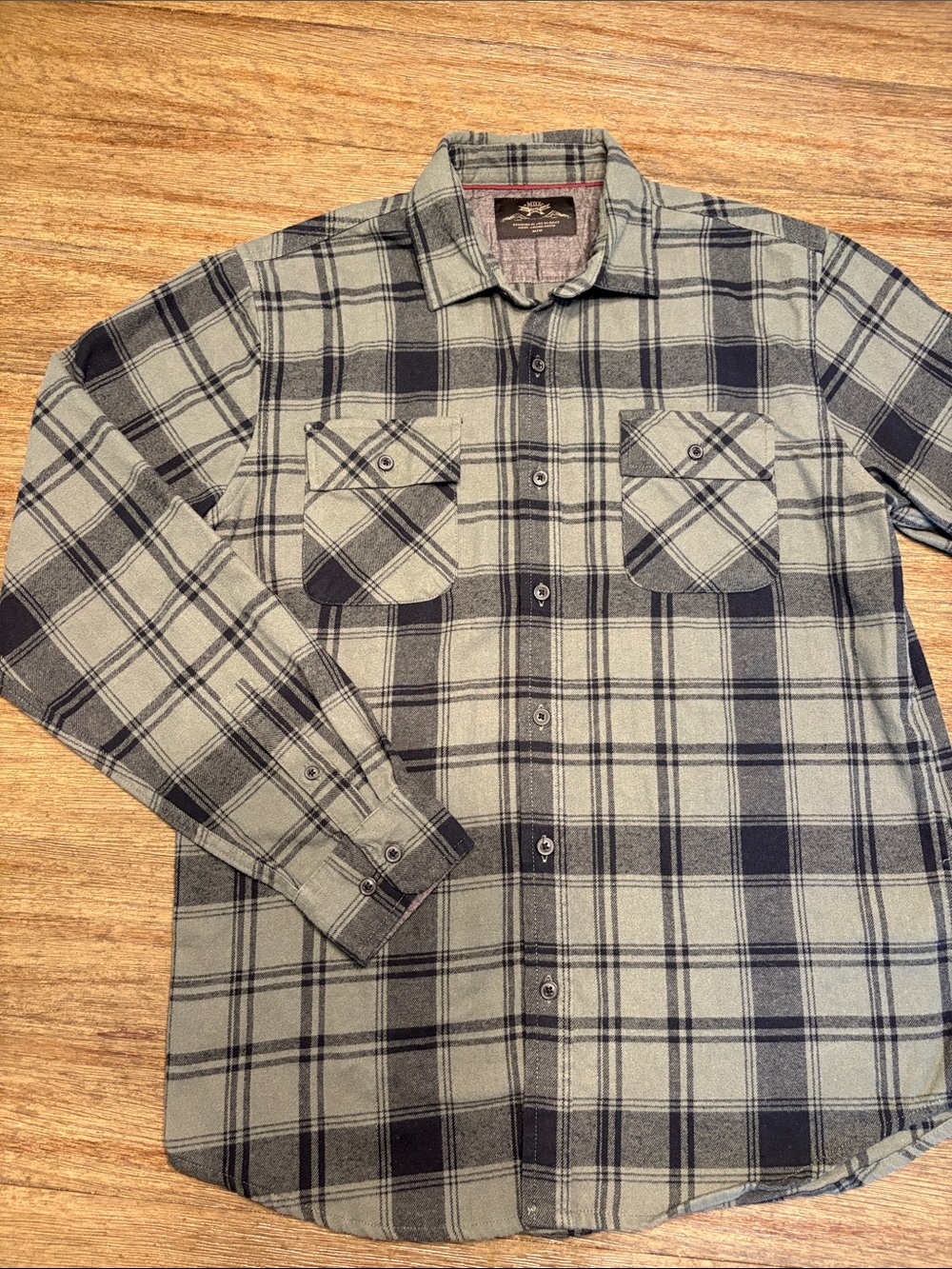 MBX Men's Soft Greenish Grey and Black Plaid Button-Up Shirt